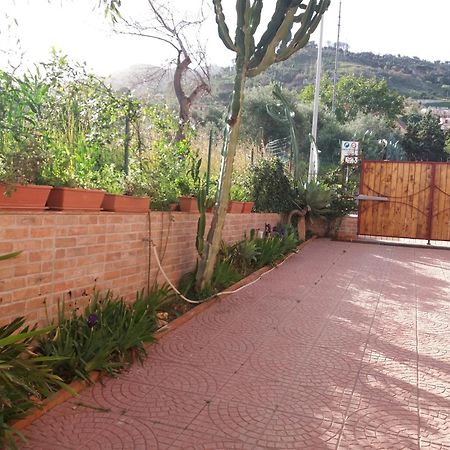 צ'פאלו Fabiene Familyholidays Gelsonia מראה חיצוני תמונה